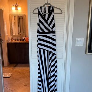 Go Couture Black and White Geometric Maxi Dress
